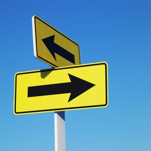 智能投影仪对比评测：亮度与分辨率如何平衡